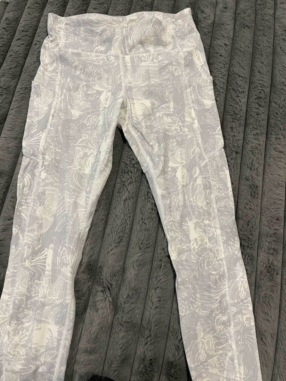 Lululemon lavender& White Printed leggings